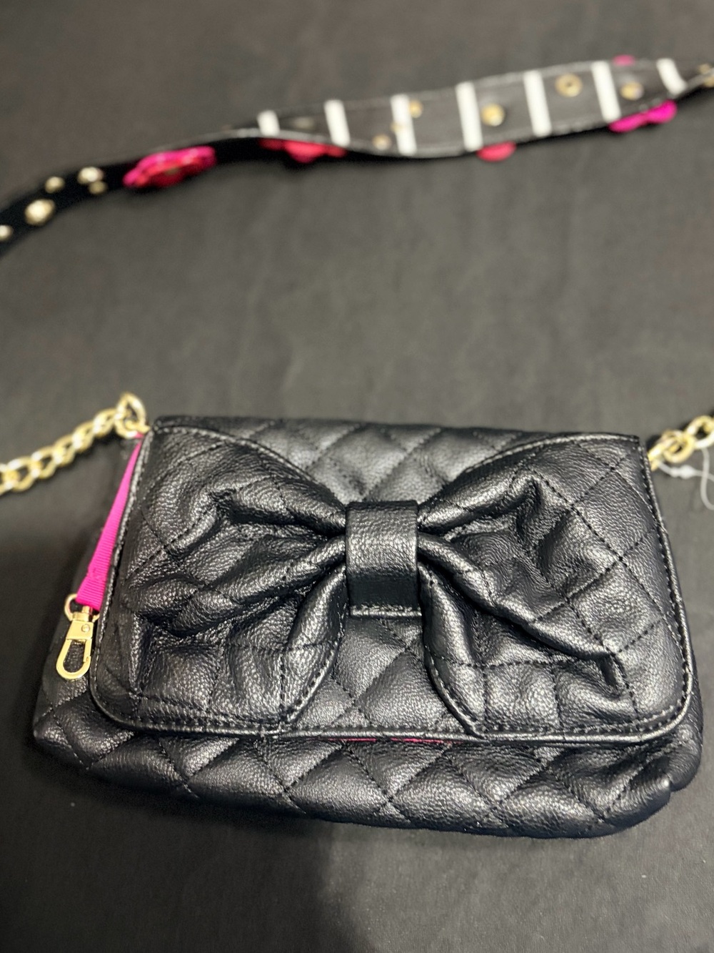 Betsey Johnson Black Quilted Bow Crossbody Bag with Pink Accent So Cute New - Picture 3 of 14